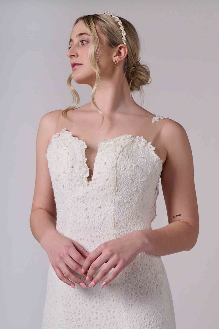 E-commerce picture of model in bridal wear by Stefan Venter photography in studio in Cape Town, South Africa.